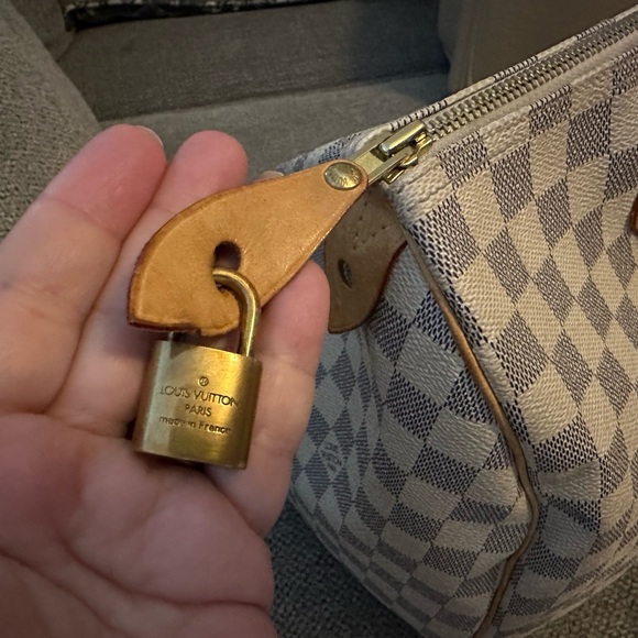 Louis Vuitton Bandoulière Speedy 30 EUC, gorgeous damier azure print make offer! - Picture 5 of 16